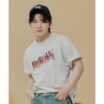 韓國Romantic Crown - [WOOZI Collection] BLAZE LOGO TEE SHIRT_LIGHT GREY